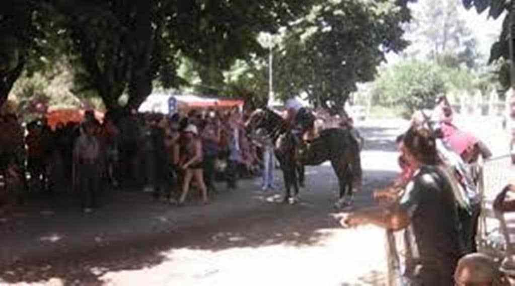 Cañuelas en Uribelarrea hoy, desfile y espectáculos en el acto oficial por el 127°Aniversario. %Post Title Cañuelas en Uribelarrea hoy, desfile y espectáculos en el acto oficial por el 127°Aniversario. %Post Title