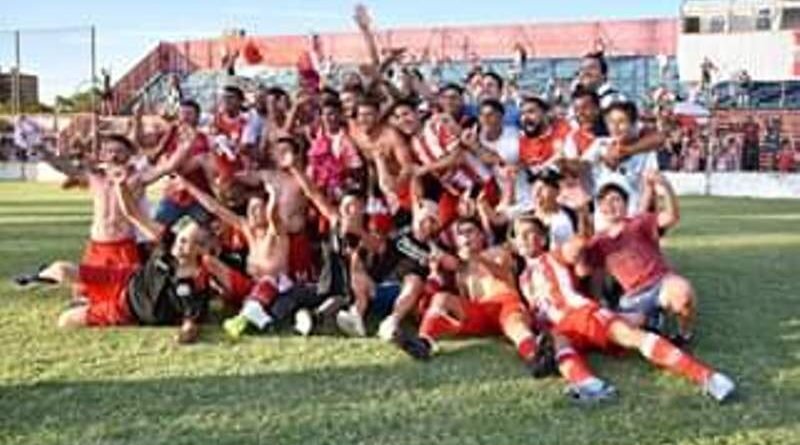 Cañuelas, es el Campeón del torneo Apertura de Primera C, se los espera a los Jugadores del C.F.C en la Plaza San Martín, hoy 0:30 hs.