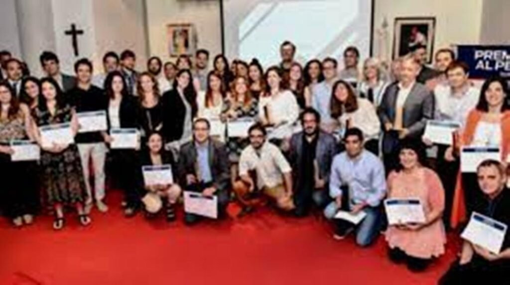 Adepa, se entregaros  los Premios al Periodismo 2019, en Cañuelas por los médicos Truchos, le entregaron una “Mención Especial a un periodista del Ciudadano”.