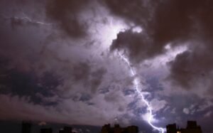 Alerta meteorológico por tormentas muy fuertes.