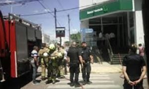 Banco-provincia-incendio-en-el-tablero-eléctrico-del-subsuelo-por-derramé-de-agua-del-tanque-de-la-comisaría-de-cañuelas.