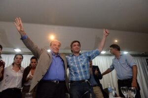 Carlos heller y máximo kirchner, juntos en un acto por la unidad
