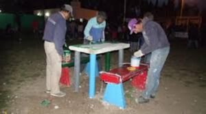 Cañuelas Vandalismo, La Municipalidad y las cooperativas repararon los bancos y mesas destruidos en el Barrio Libertad