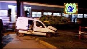 Cañuelas, accidente pasó a nivel del ferrocarril roca y pellegrini con suerte y sin víctimas.