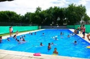 Cañuelas, arranca la colonia de vacaciones 2019 de la pileta municipal del barrio libertad.