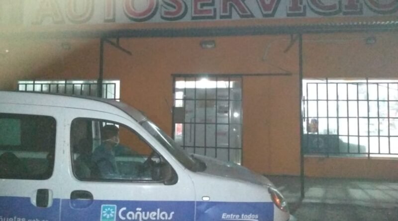 Cañuelas, Clausuraron un supermercado en Petión por no cumplir con el horario de aislamiento.