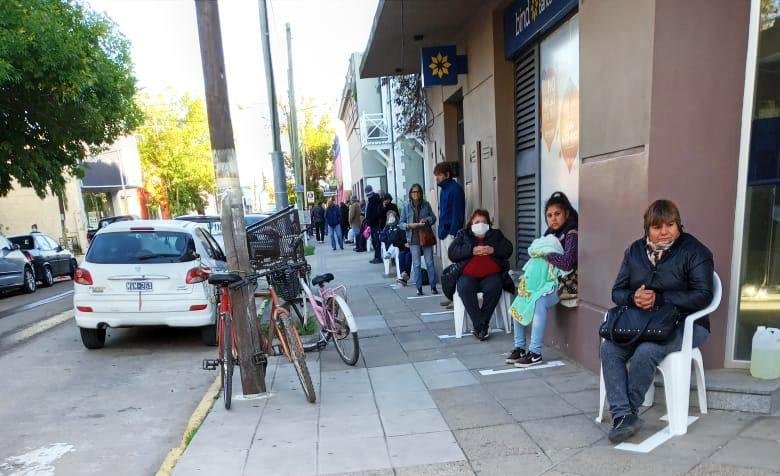 Cañuelas , Campaña de voluntariado durante el operativo de cobro de Jubilados.