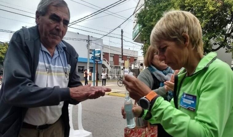 Cañuelas, este domingo 5 de marzo  se vacunaron contra la gripe  más de 250 adultos mayores.