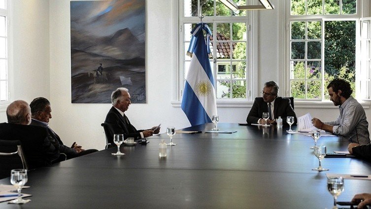 Coronavirus COVID-19, Fernández recibió a la Cámara de Comercio, que le planteó un "aislamiento selectivo" para reactivar al sector
