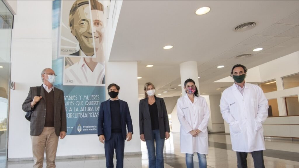 Kicillof visitó el hospital Cuenca Alta de Cañuelas y participó del Comité de Emergencia local