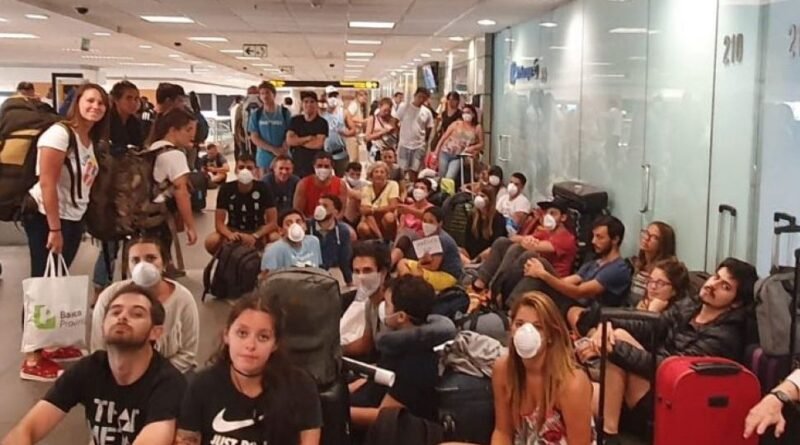 La Defensoría del Pueblo de la Nación Hay más de 11 mil argentinos varados a la espera de regresar a sus provincias.