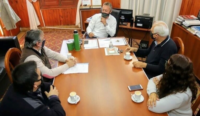  Córdoba Cruz del Eje: El intendente Claudio Farías recibió a empresarios de hoteles y hospedajes