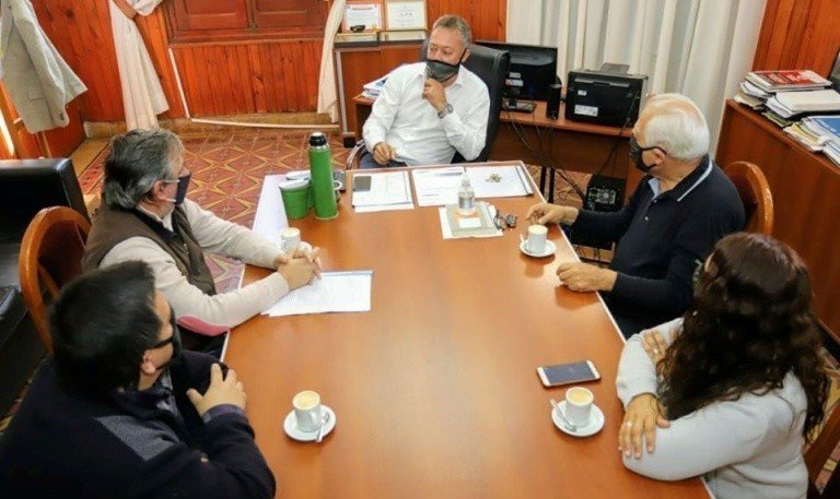  Córdoba Cruz del Eje: El intendente Claudio Farías recibió a empresarios de hoteles y hospedajes