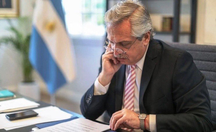 El Presidente de la Nación  Alberto  Fernández  difundió por las redes  una carta  a los Argentinos