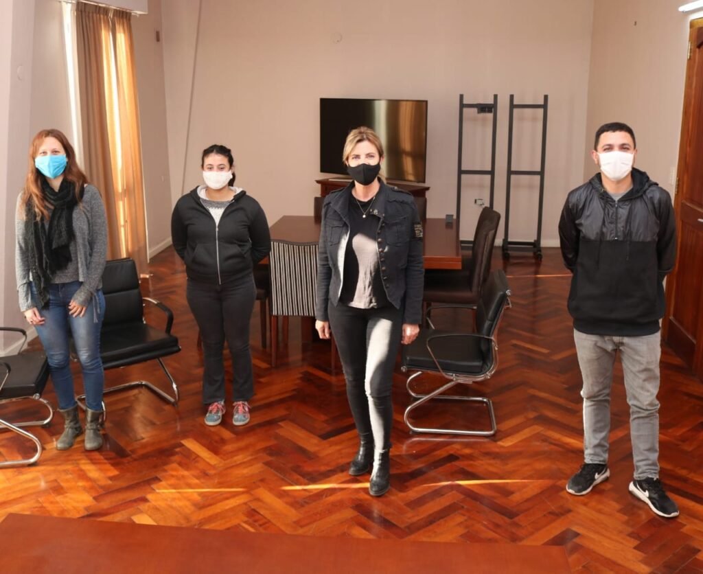 Cañuelas, Marisa Fassi con la Unión Vecinal del Barrio Hipotecario.
