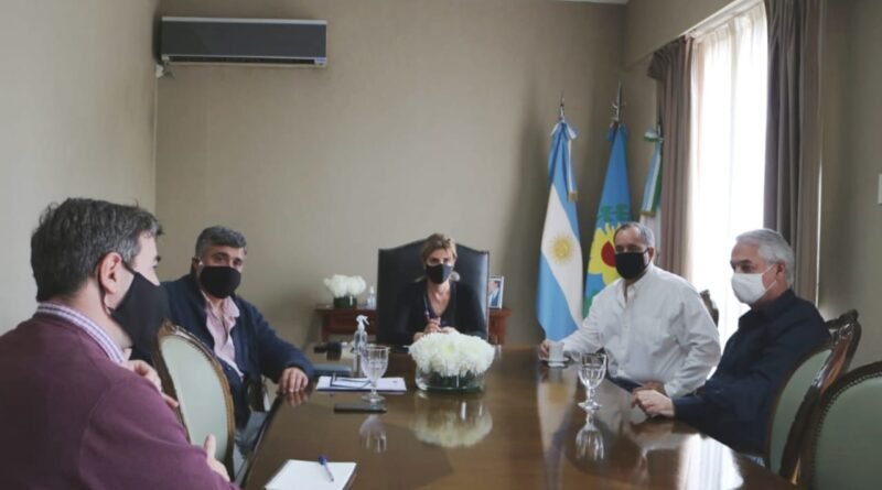 Cañuelas, encuentro con autoridades del Club de Campo La Martona, con la Municipalidad.