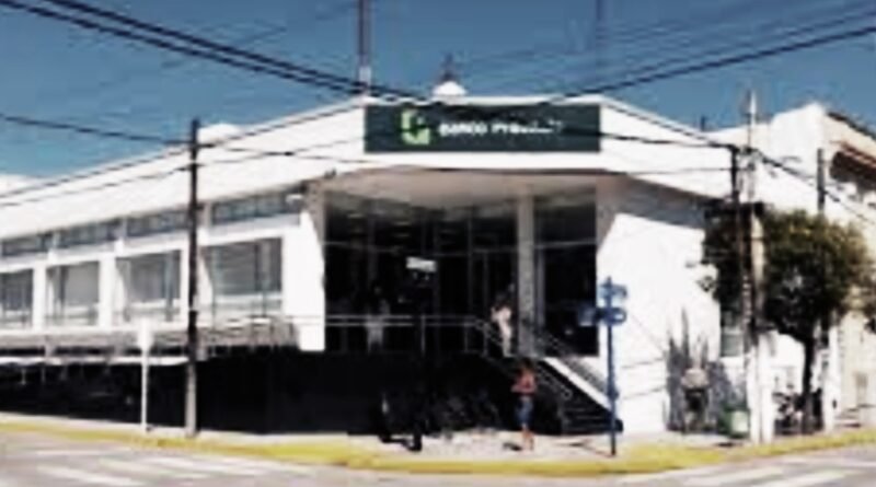Cañuelas, Urgente Banco Provincia tarjeta de Cobró a nombre de Luis Reynoso quedó en el último cajero Ayer a las 21:45.