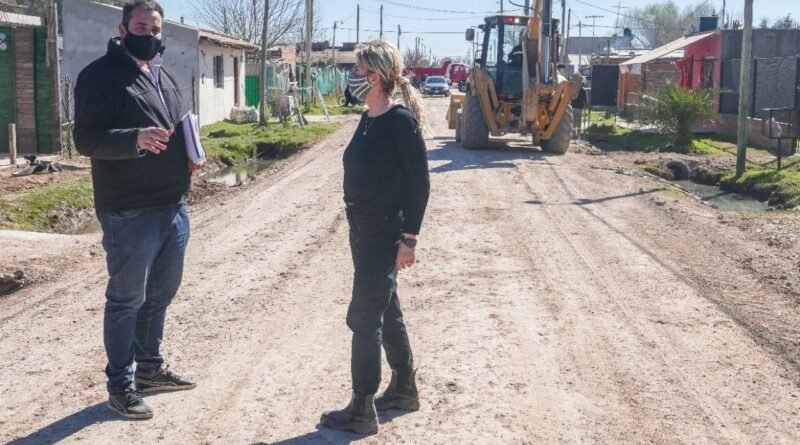 Cañuelas, La intendenta Marisa Fassi recorrió obras de mejoras en barrios.- 