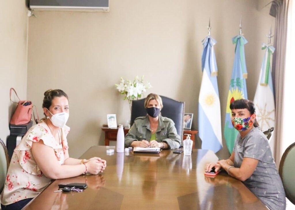 Cañuelas: reunión con la Directora Regional de IOMA.