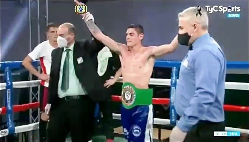 Claudio Daneff  “Chaíto” de Cañuelas  gano la corona Latina  de los Superligeros.