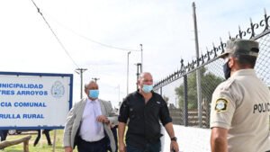 Tres Arroyos - El ministerio de Seguridad Entrega de Móviles.