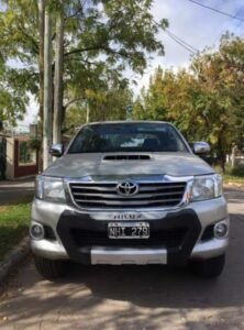 Cañuelas centro – se robaron una toyota hilux en la puerta de su casa.