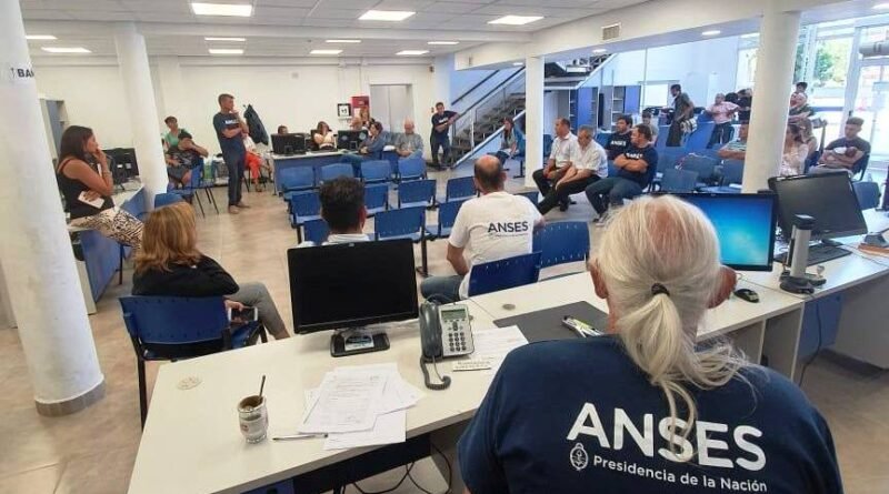 Los Trabajadores de ANSES – Acordaron un 45.5 de aumento Paritario