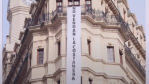 El jefe gabinete porteño Felipe Miguel en la legislatura porteña