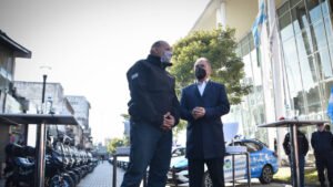 Ituzaingó - El Ministro Sergio Berni entregó móviles Policiales.
