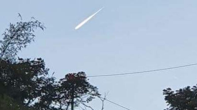 Rosario – Meteorito o bólido incandescente ¡¡una bola de fuego iluminó el cielo!! en plena tarde