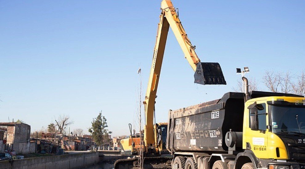 ACUMAR - Nuevo servicio de limpieza en arroyos críticos de la Cuenca