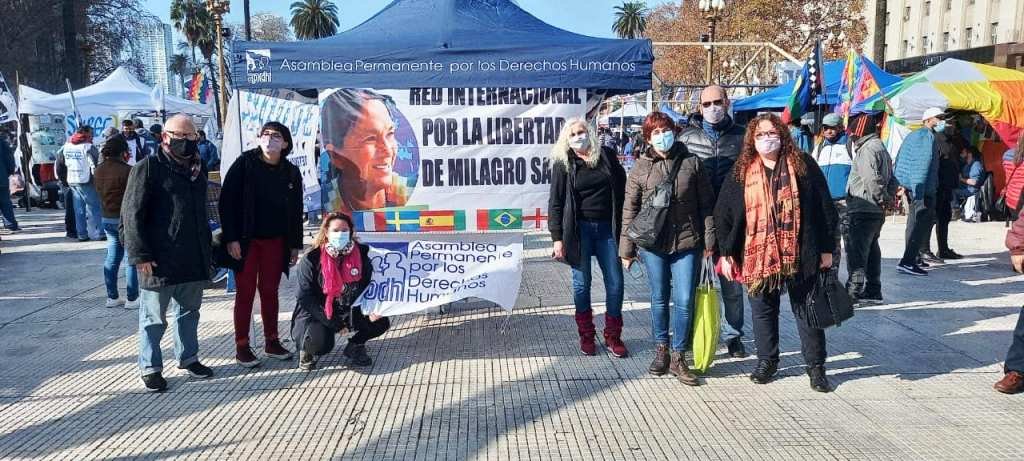 La APDH forma parte de los cuatro días de acampe por la libertad de Milagro Sala y hoy la copresidenta de la APDH M.E. Naddeo diserta en los paneles de debate