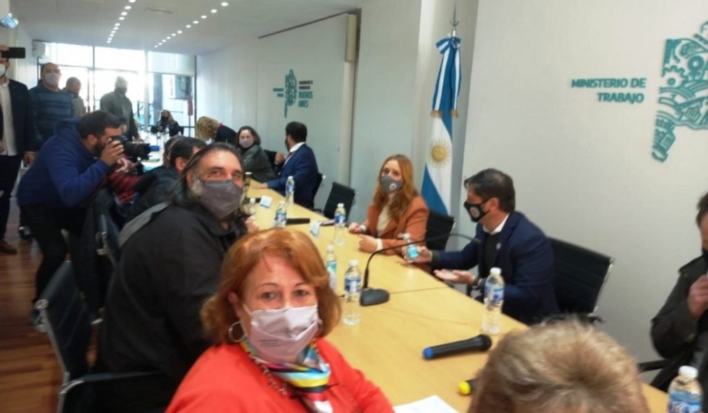 Paritaria Salarial Docente – El Gobierno ofreció el 45,5% de Aumento y reapertura en diciembre 2021