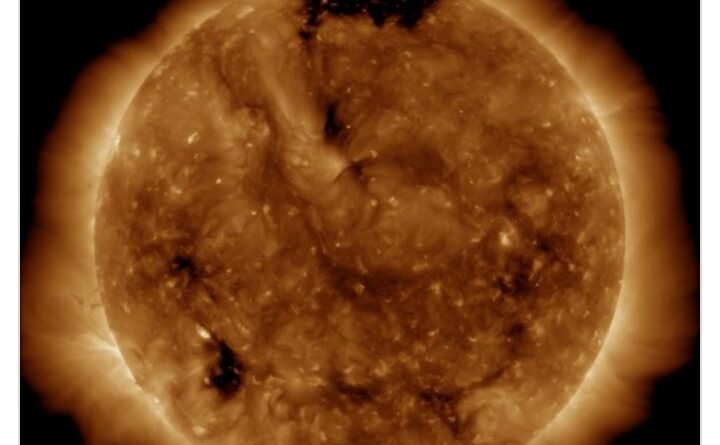 Alerta Tormenta Geomágnetica en G1 el índice kp en 5, puede traer en la tierra  apagones de energía eléctrica.- 