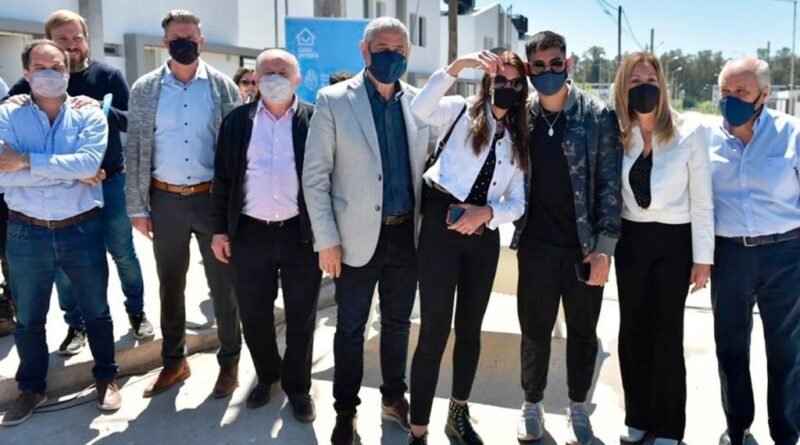 Ferraresi y Granados – entregaron viviendas de Procrear II y Créditos Casa Propia en Ezeiza