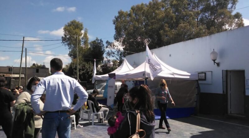 Cañuelas – se están entregando los dni hasta las 12:30 de hoy en la pileta municipal.