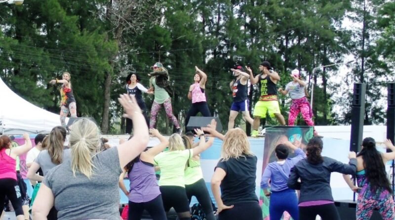 Cañuelas – Se realizó una clase gratuita de Zumba, con la organización de Shamy luz.