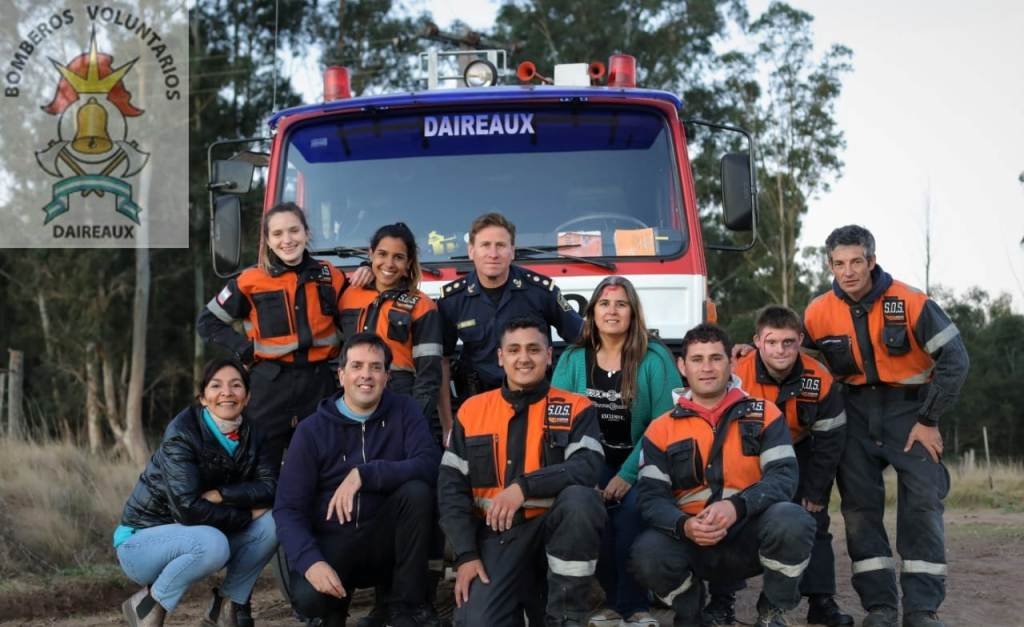 Daireaux  - Los Bomberos Voluntarios realizaron un  curso de, ( "LSA" (Lengua de Señas Argentinas) con un emotivo video.