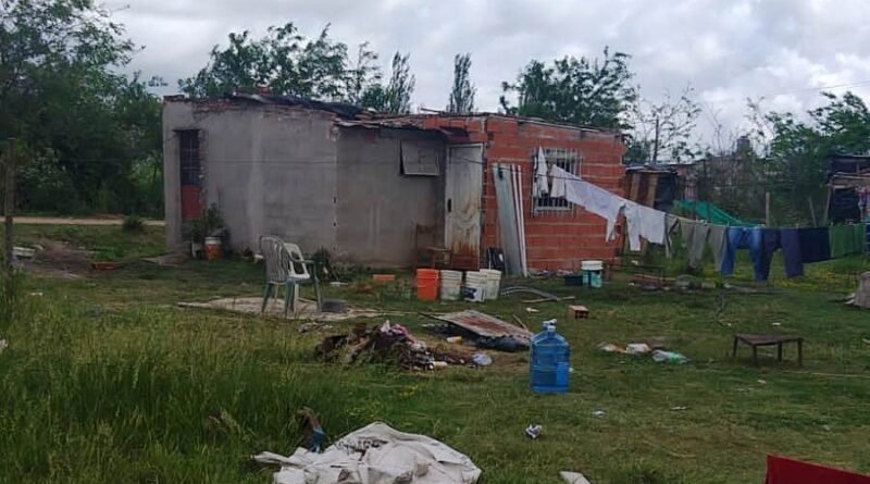 Lobos - Desalojo y desesperación de las Familias el 11 de noviembre de la calle Belgrano.
