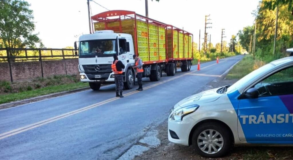 Cañuelas - Operativos de control de tránsito en la calle Almirante Brown