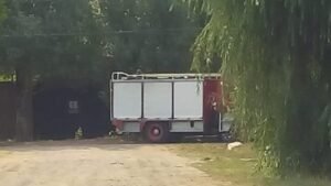 Cañuelas -  Usuarios de Edesur sin energía eléctrica en los Aromos por incendio de un poste de energía eléctrica.