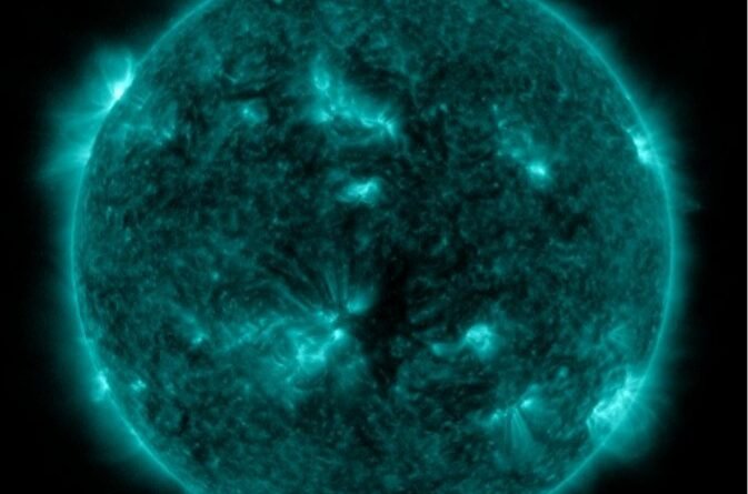 Alerta Agujero coronal  del SoL  Colosal frente a la Tierra.- 