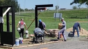 Cañuelas se está construyendo el refugio frenta al Hospital Regional de la Cuenca Alta Néstor Kirchner.