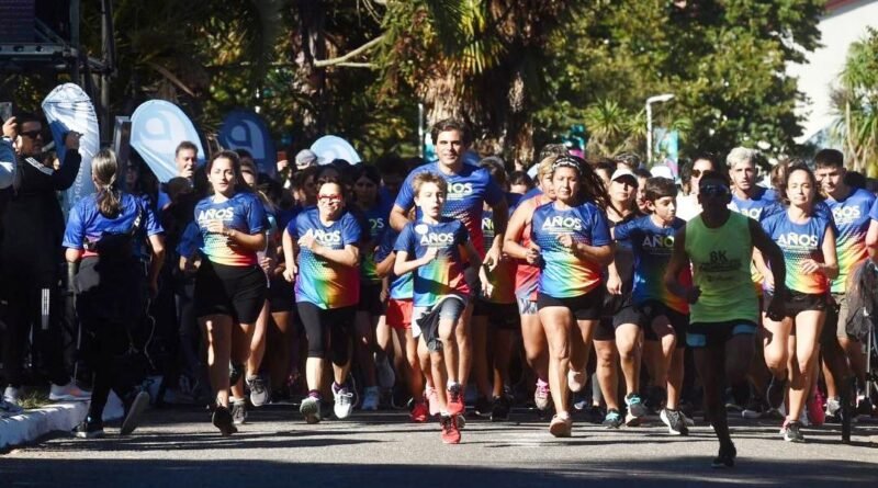 La Plata - Una multitud se sumó a la maratón de la Defensoría a beneficio del Hospital de Niños