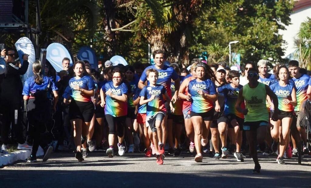 La Plata – Una multitud se sumó a la maratón de la Defensoría a beneficio del Hospital de Niños