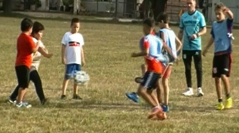 Cañuelas – Escuela de Fútbol  en el Barrio Buen Pastor,  proyecto del  Director de Deportes Adrián Monod.