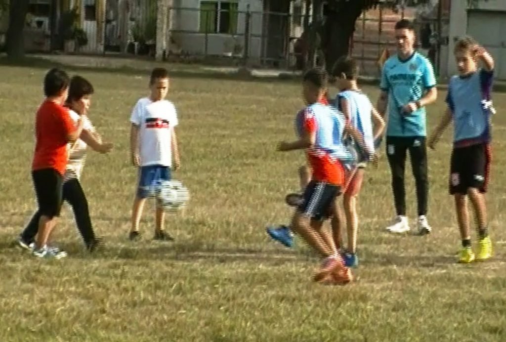 Cañuelas - Escuela de Fútbol  en el Barrio Buen Pastor,  proyecto del  Director de Deportes Adrián Monod.