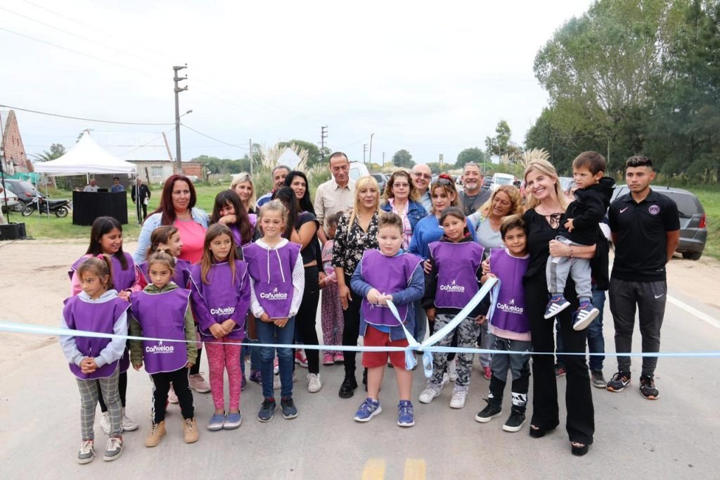 Cañuelas  La Municipalidad -  Inauguró la obra de asfalto en las calles Allende y Jauretche.