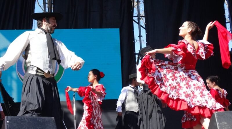 Cañuelas - Multitudinario festejo por el Día del Trabajador y Trabajadora en Uribelarrea- 
