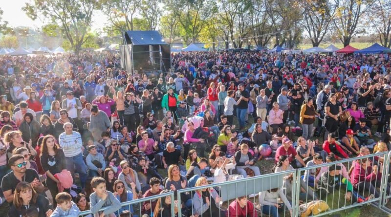 Cañuelas - Multitudinario festejo por el Día del Trabajador y Trabajadora en Uribelarrea- 